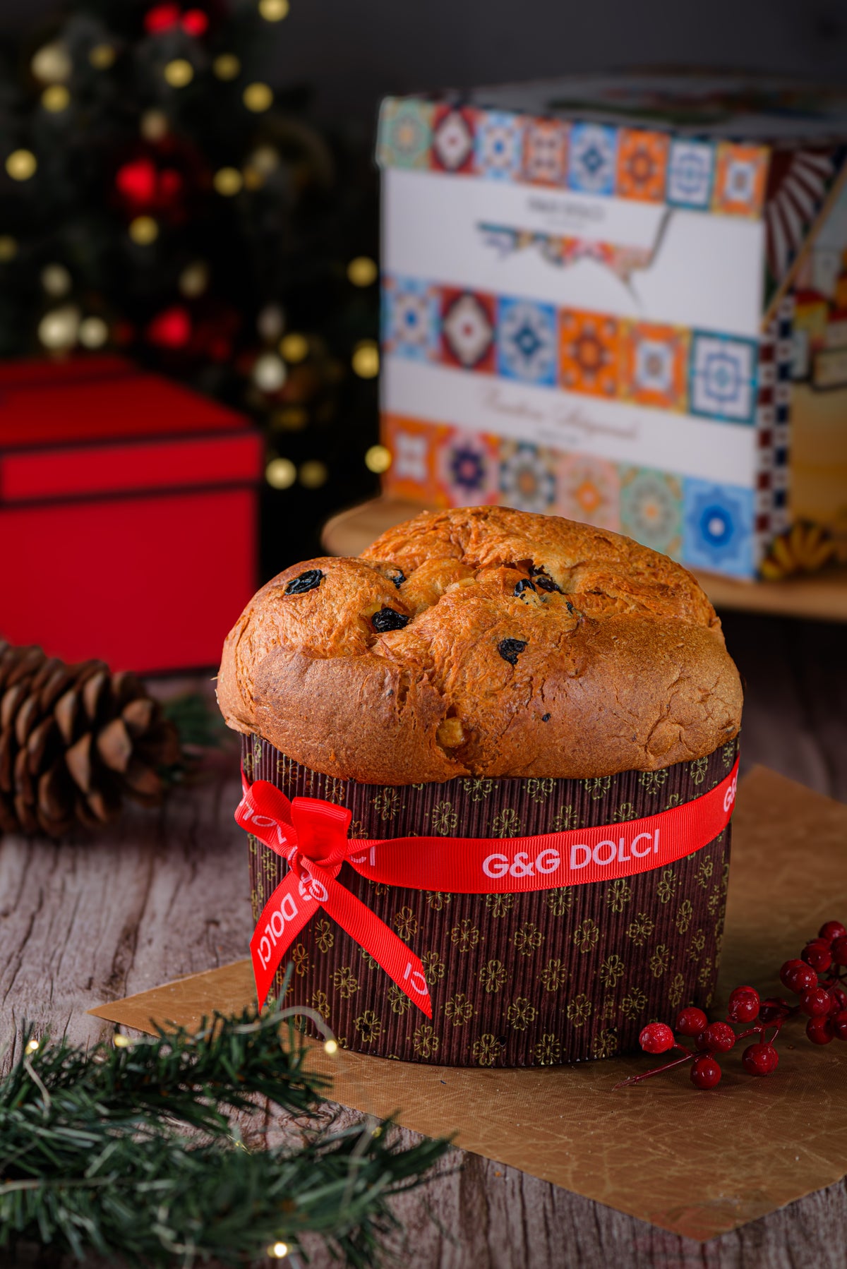 Panettone Traditional Milan with its red ribbon